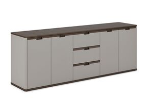 Греденция с четырьмя дверками и тремя ящиками