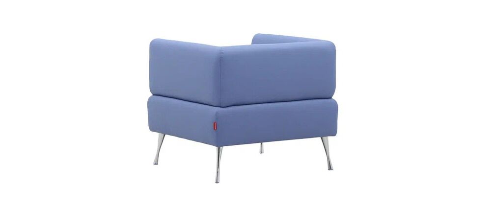 Кресло с подлокотниками