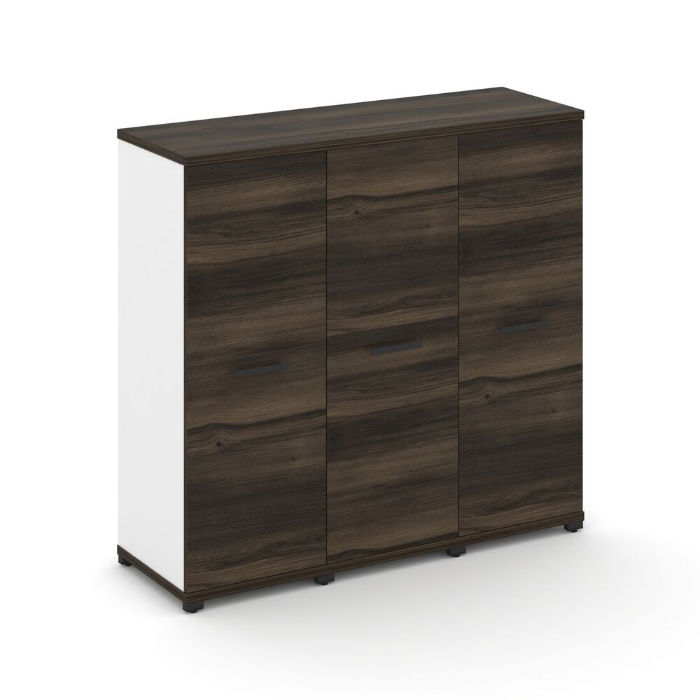 Шкаф три узкие секции, 3 ниши