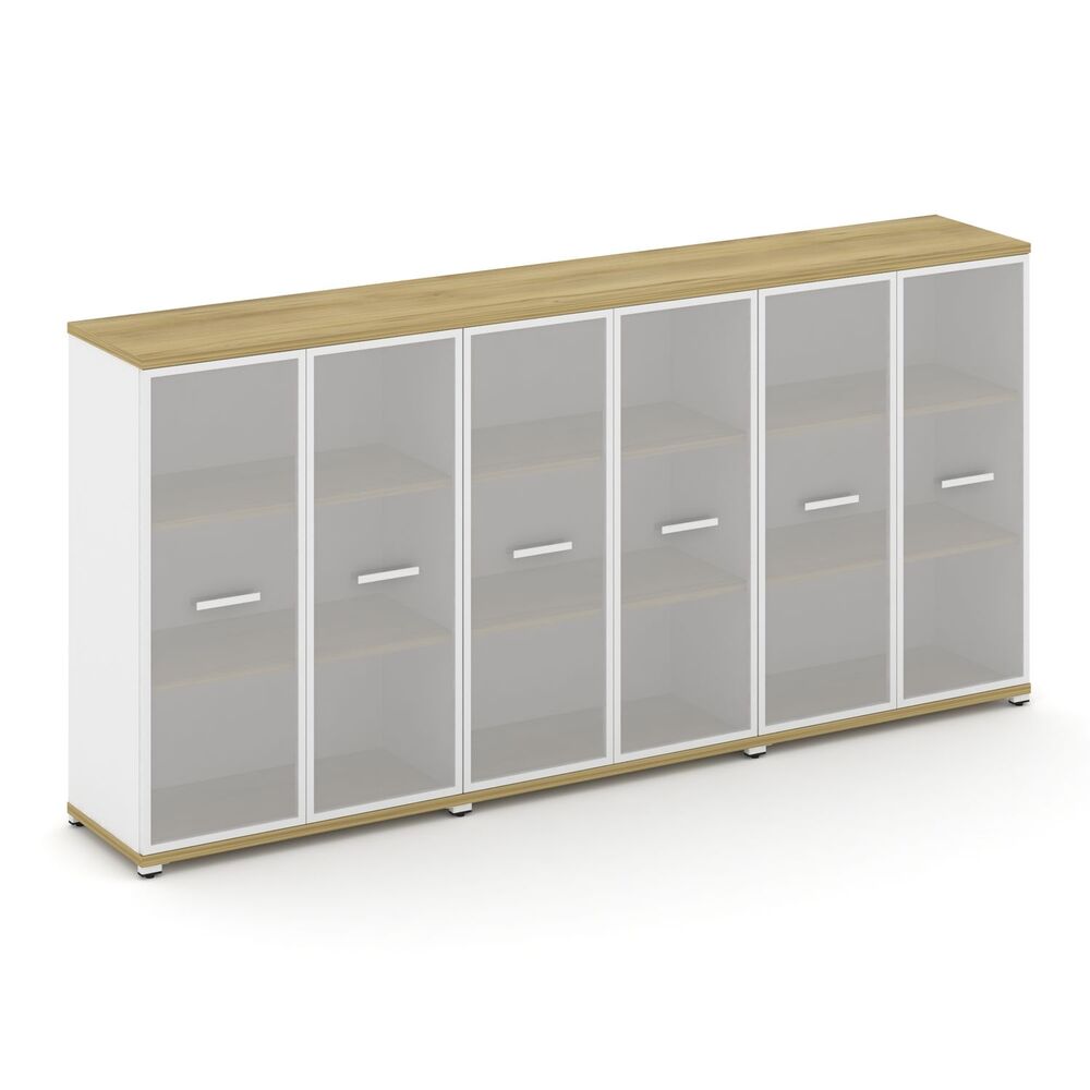 Шкаф три широкие секции, 3 ниши