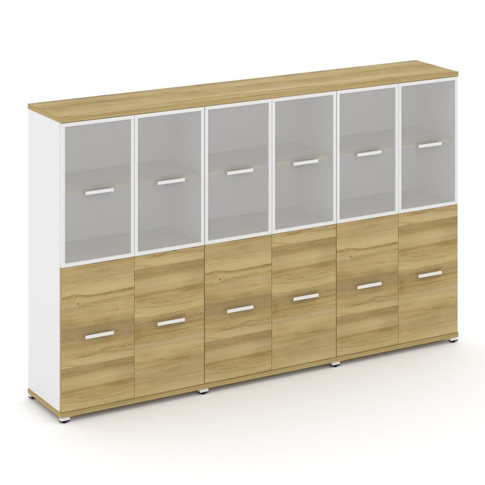 Шкаф три широкие секции, 4 ниши