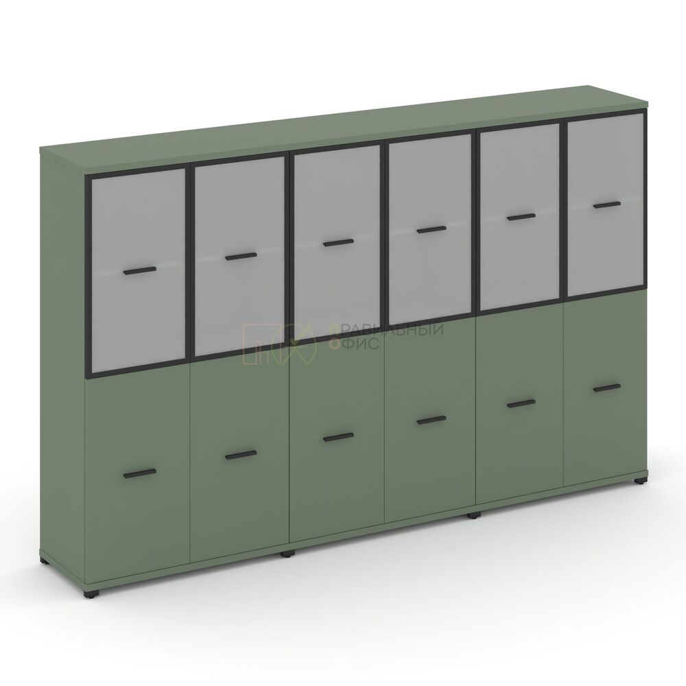 Шкаф три широкие секции, 4 ниши