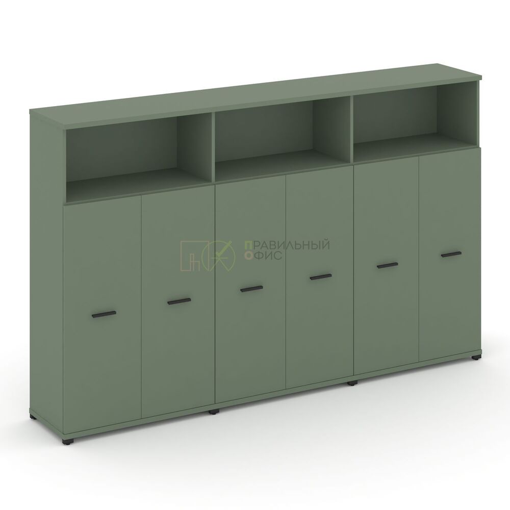 Шкаф три широкие секции, 4 ниши