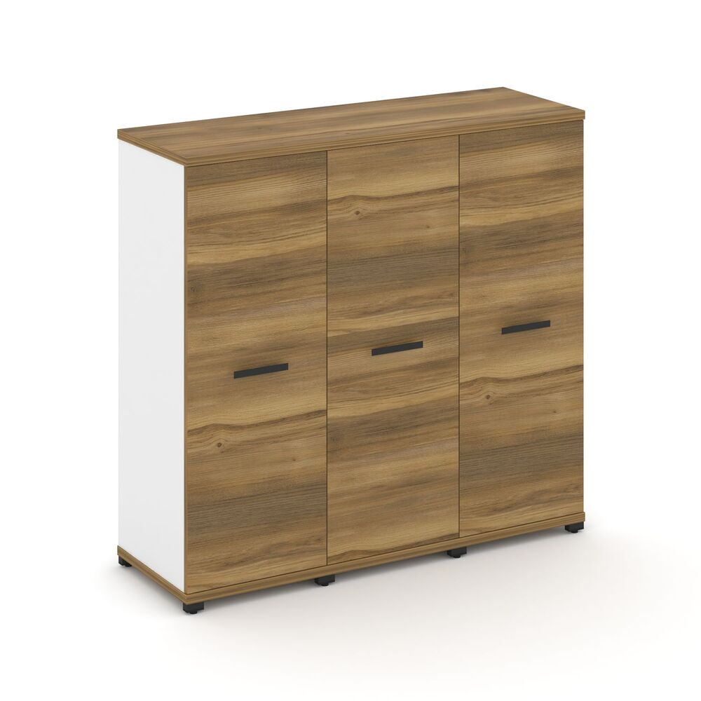 Шкаф три узкие секции, 3 ниши