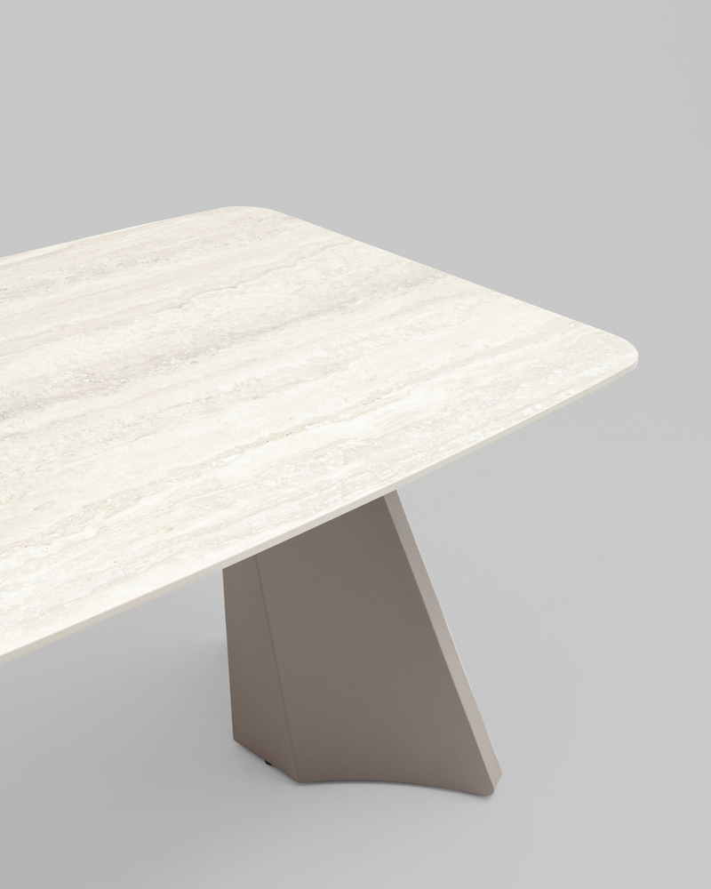 Стол обеденный