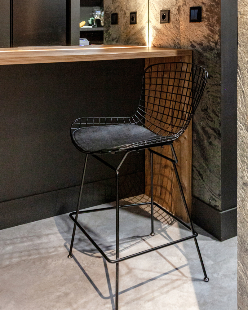 Стул полубарный