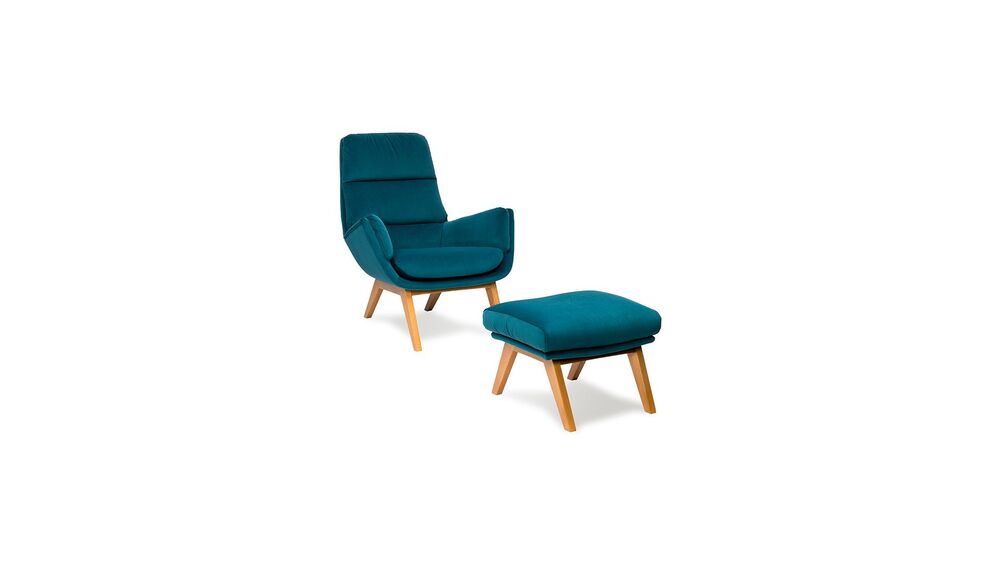 Кресло на деревянных опорах