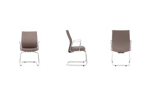 Кресло со средней спинкой на полозьях